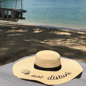 Do Not Disturb straw beach hat